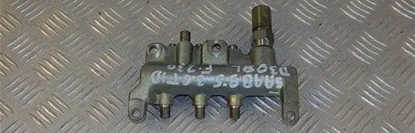 Saab 9-5 Fuel main line pipe SAAB_95_9-5_3.0_TID_D308L_LISTWA_WTRYSKOWA