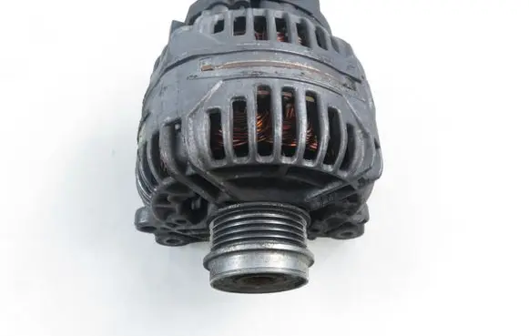 Volkswagen PASSAT B5.5 Generator/alternator 0124515083 028903031