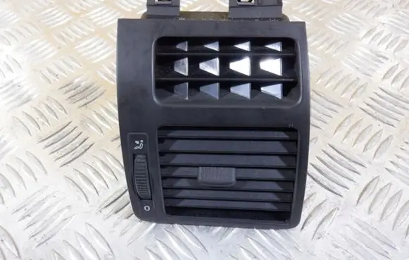 Volkswagen Touran I Cabin air duct channel 1T0819704A