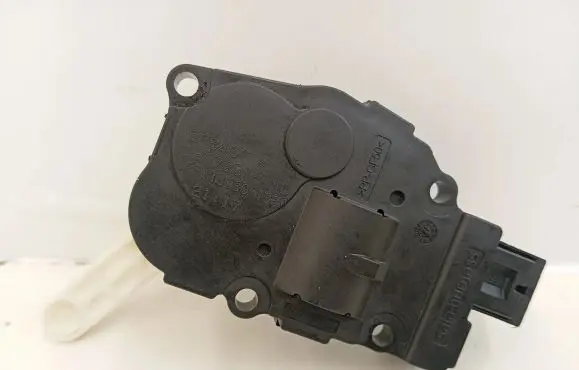 Jaguar F-Pace Air flap motor/actuator EFB497B