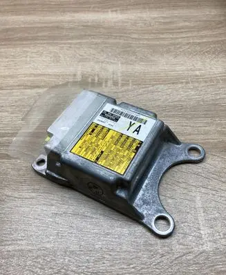 Toyota Prius (XW30) Airbag control unit/module 8917047100
