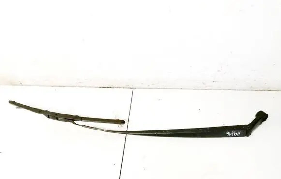 Toyota Verso Front wiper blade arm 3151820
