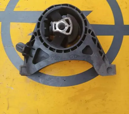 Opel Insignia A Engine mount bracket 13227769