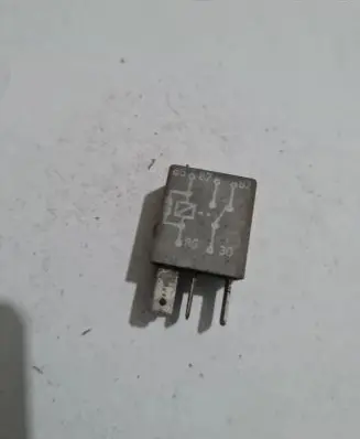 Mercedes-Benz Sprinter W901 W902 W903 W904 Other relay A0055451005 12V1016