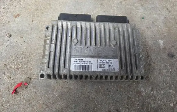 Peugeot 806 Engine control unit/module S118027501H 9657138380