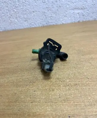 Mercedes-Benz C W203 Turbo solenoid valve 0004703893 F4920