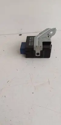 Toyota Yaris Day light relay 8264212050