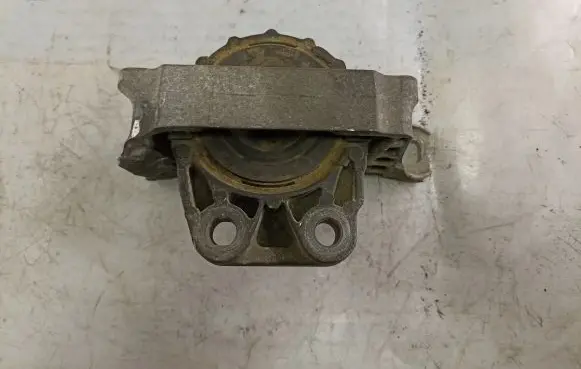 Suzuki Grand Vitara II Engine mount bracket 72610825T1 7M5165012YA