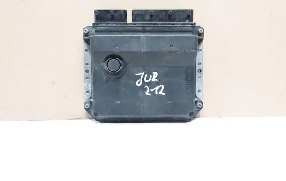Toyota Avensis T270 Engine control unit/module 8966105E40