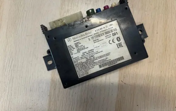 Mercedes-Benz GLA W156 X156 Bluetooth control unit module A2139003617