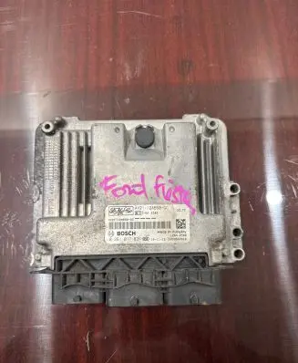 Ford Fiesta Engine control unit/module AV2112A650GC 0281017831