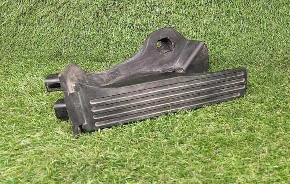 Volkswagen Tiguan Accelerator throttle pedal 1K1723503AS