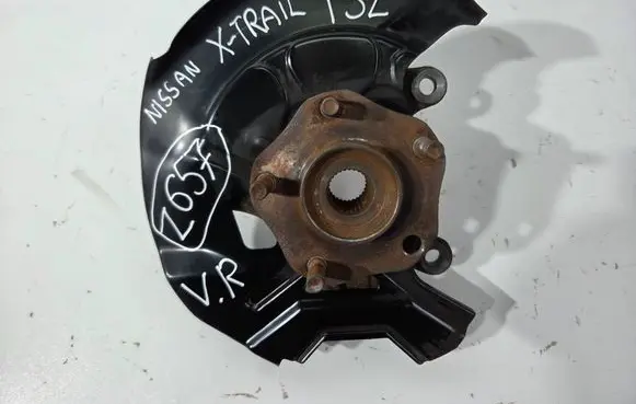 Nissan X-Trail T32 Front wheel hub spindle knuckle 134Z657