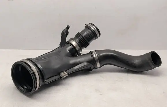 BMW 7 F01 F02 F03 F04 Air intake duct part 7582312 1022656S02