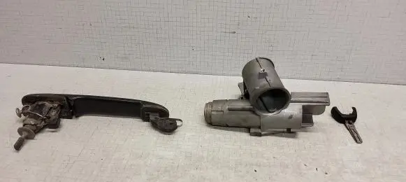 Seat Alhambra (Mk1) Lock set 47909798 PO12106