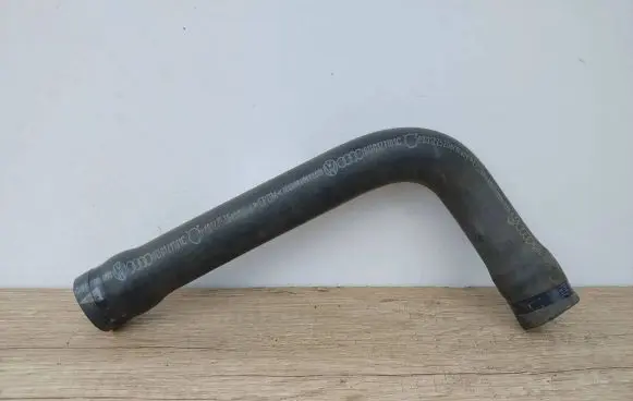 Audi A4 S4 B5 8D Engine coolant pipe/hose 8D0121101C