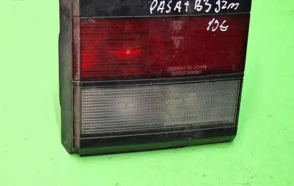 Volkswagen PASSAT B3 Tailgate rear/tail lights 333945107