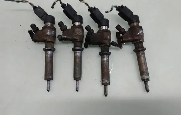 Fuel injector