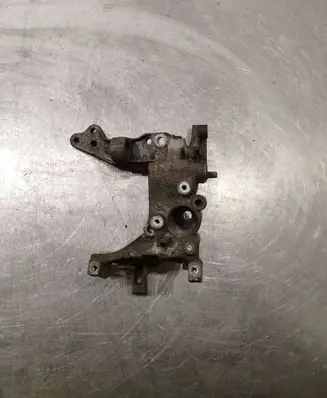 Peugeot Partner Engine mounting bracket 9804121180