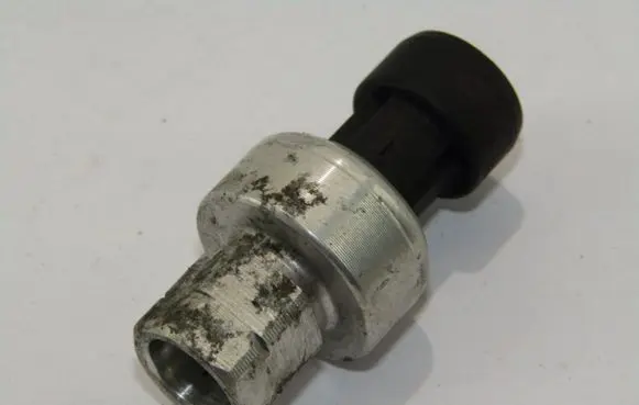 Opel Vectra C Oil pressure sensor 09131721