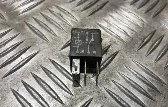 Mercedes-Benz Vito Viano W638 Other relay a0055451005