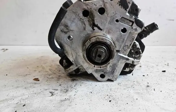 Volvo XC90 Fuel injection high pressure pump 0445010043 8642777 007755