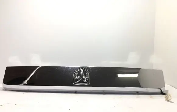 Dodge Nitro Trunk door license plate light bar 55113161A MN0736C E114321