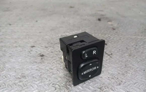 Toyota Corolla Verso AR10 Wing mirror switch 183574