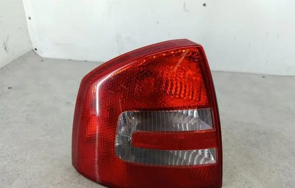 Skoda Octavia Mk2 (1Z) Rear/tail lights 