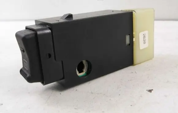 Chevrolet PT Cruiser Windscreen/window heater switch 04671670AB