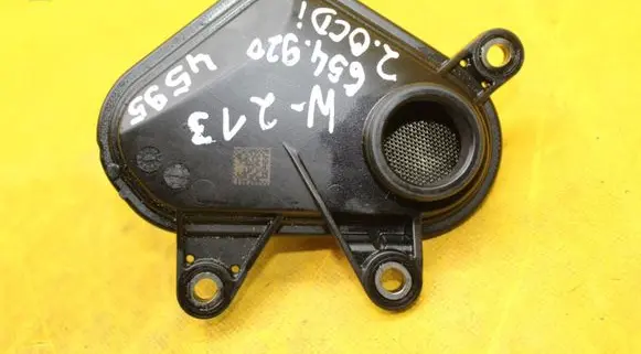 Mercedes-Benz E W213 Oil pump A6541800051