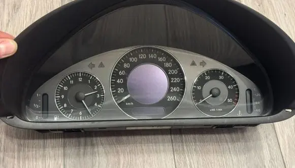 Mercedes-Benz CLK A209 C209 Speedometer (instrument cluster) A2095404211 000760