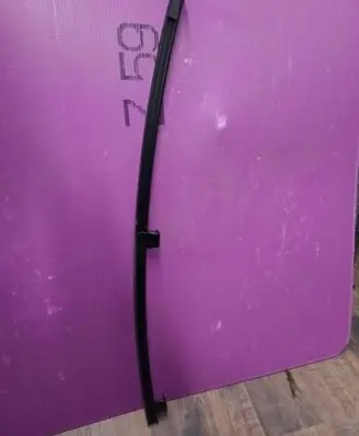 Toyota RAV 4 (XA40) Rear door windshield rail 