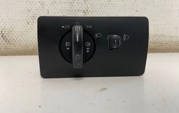 Ford Mondeo Mk III Light switch 1S7T13A024BB