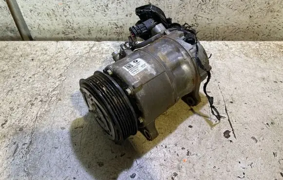 BMW X1 U11 Air conditioning (A/C) compressor (pump) 20296610 2407152767 64525A5C71001