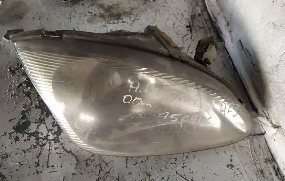 Hyundai Elantra Headlight/headlamp