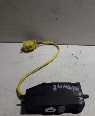 Passenger airbag on/off switch
