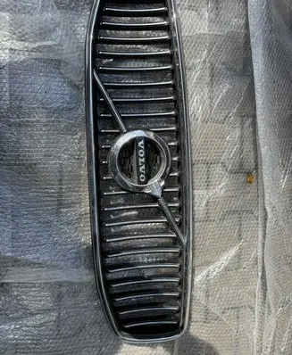 Volvo S90, V90 Front bumper upper radiator grill 31425412