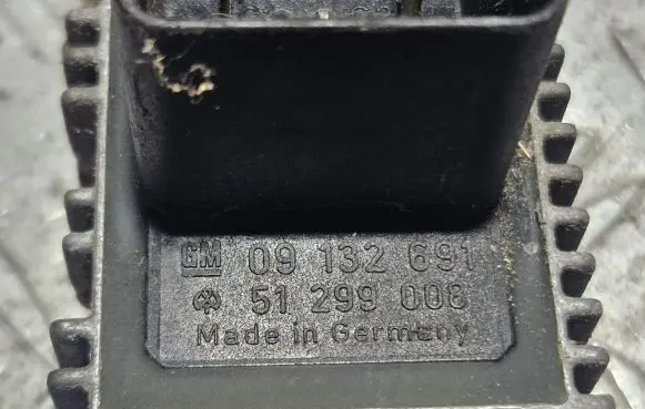 Opel Astra G Glow plug pre-heat relay 09132691 51299008
