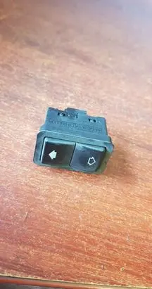 BMW 5 E39 Electric window control switch 8368974