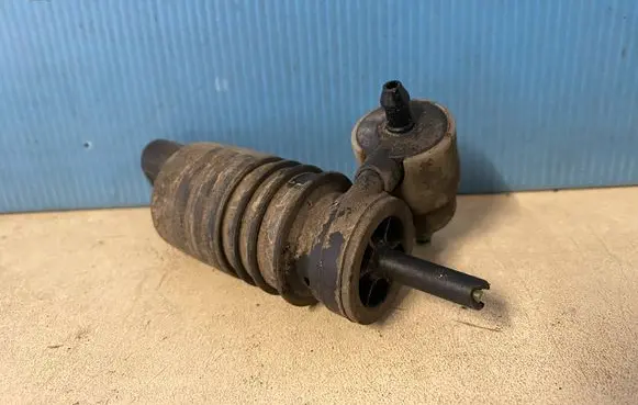 Mitsubishi Outlander Windscreen/windshield washer pump 304312512V