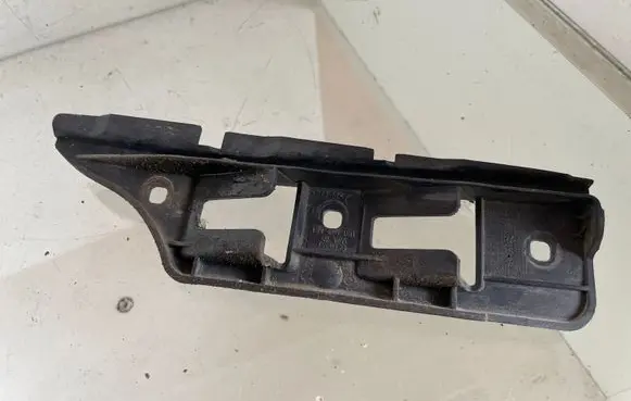 Volkswagen Golf V Front bumper mounting bracket 1K0807184