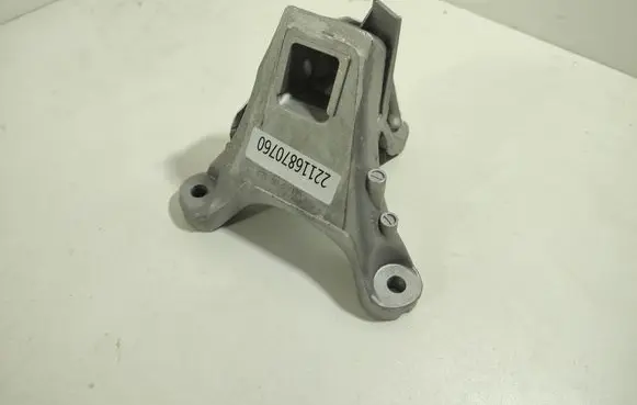 BMW 5 G30 G31 Engine mounting bracket 22116870760 6870760