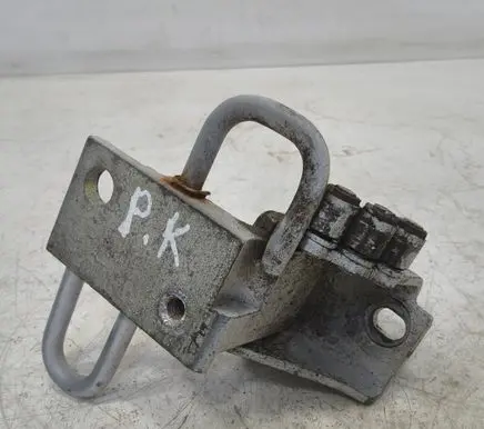 Volkswagen Caddy Front door lower hinge 1T0831411