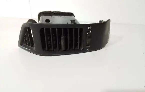 Mitsubishi Pajero Dashboard side air vent grill/cover trim MR40244802