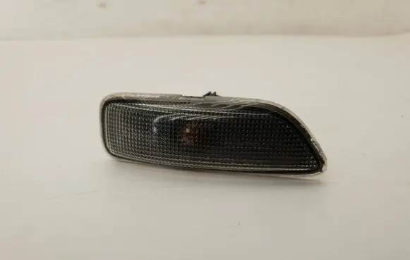 Front fender indicator light