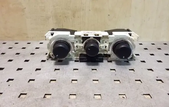 Skoda Fabia Mk2 (5J) Climate control unit 5J0820045 6Q0819445