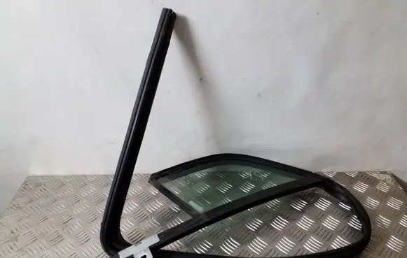 Opel Mokka Front door vent window glass four-door 