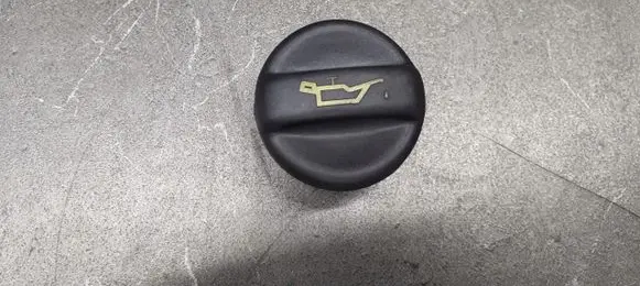 Land Rover Freelander 2 - LR2 Oil filler cap 63730