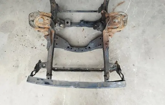 Toyota Land Cruiser (HDJ90) Front subframe